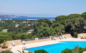 Maison d'une chambre avec vue sur la mer piscine partagee et jardin clos a Cogolin a 4 km de la plage